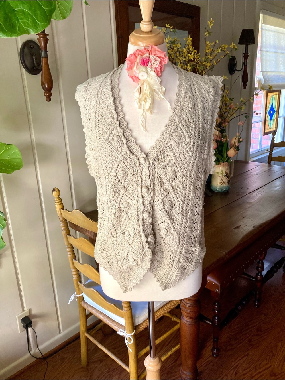 ISDA & Co. Cable Knit Sleeveless Cardigan Vest